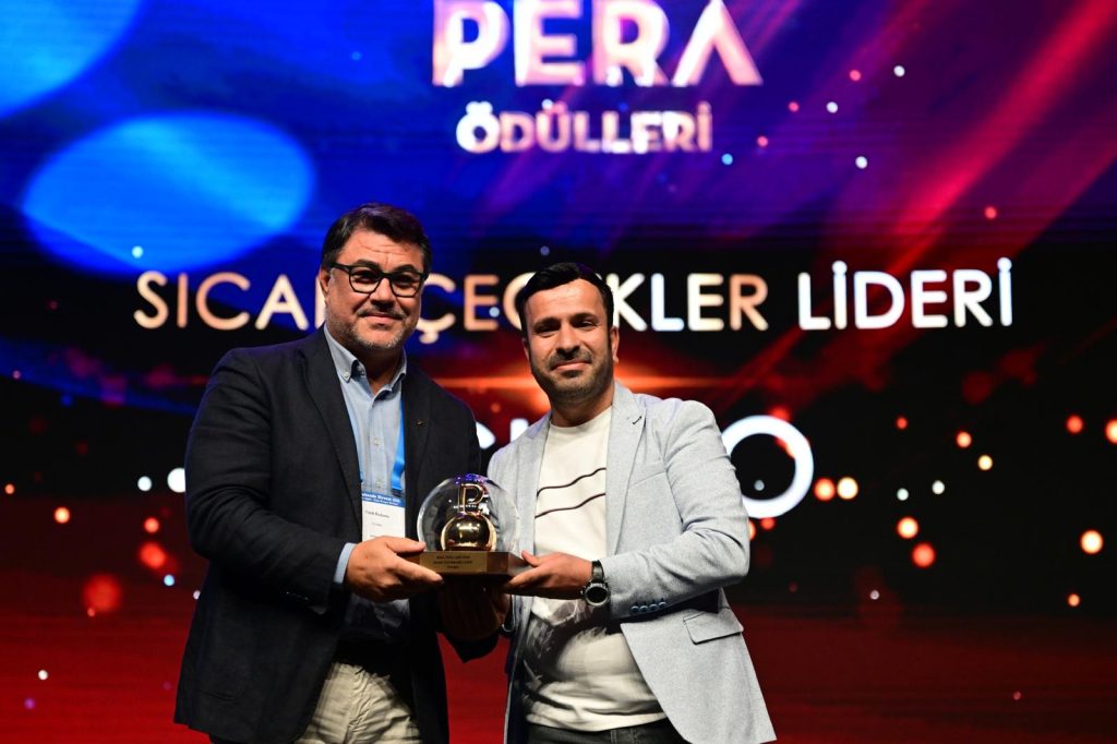 Tchibo_Türkiye_Satış_Direktörü_Cenk_Rodoslu_Ödül_094044992