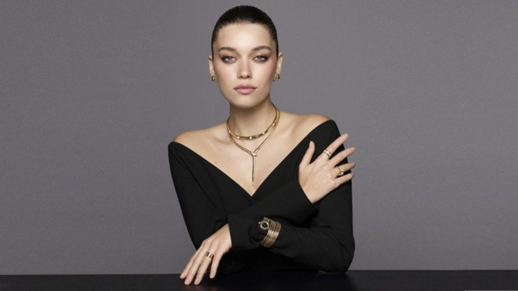 1766479834_Afra_Sara__o__lu